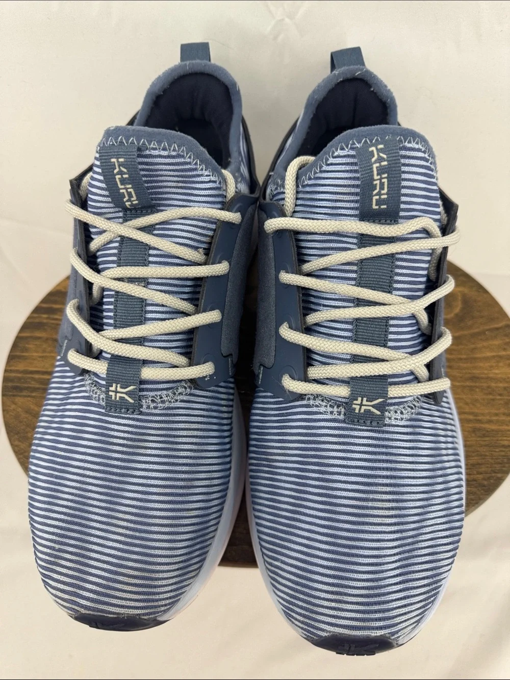 Kuru Womens Atom Sneakers w/ White Blue Zig Zag Pattern, sz 9 W, Missing Insoles